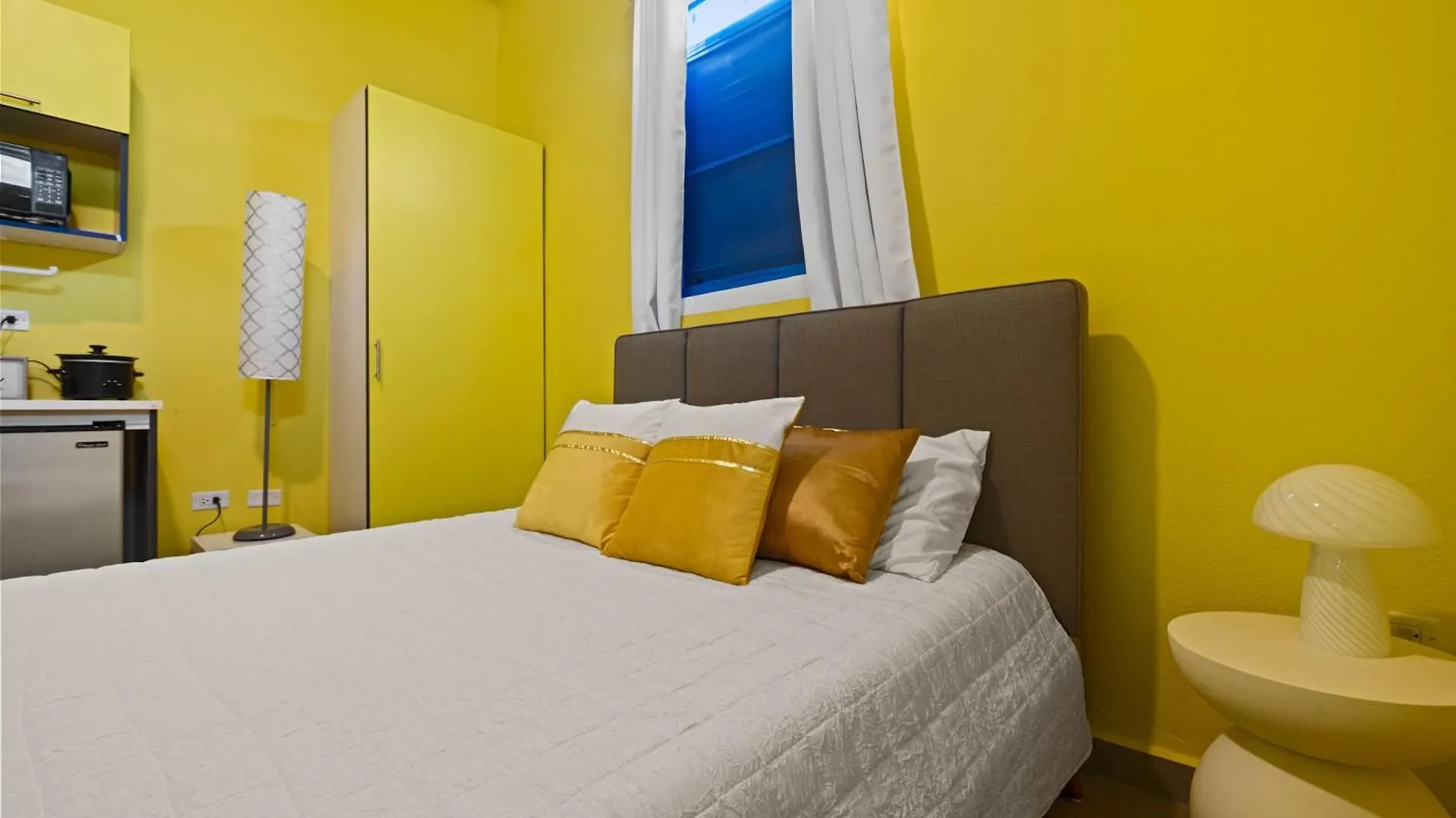 Cozy High-Ceiling Urban Studio Mm2 San Juan Lejlighed